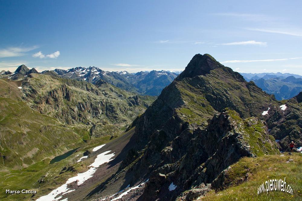 27_Lungo la cresta dal Pradella al Farno.JPG